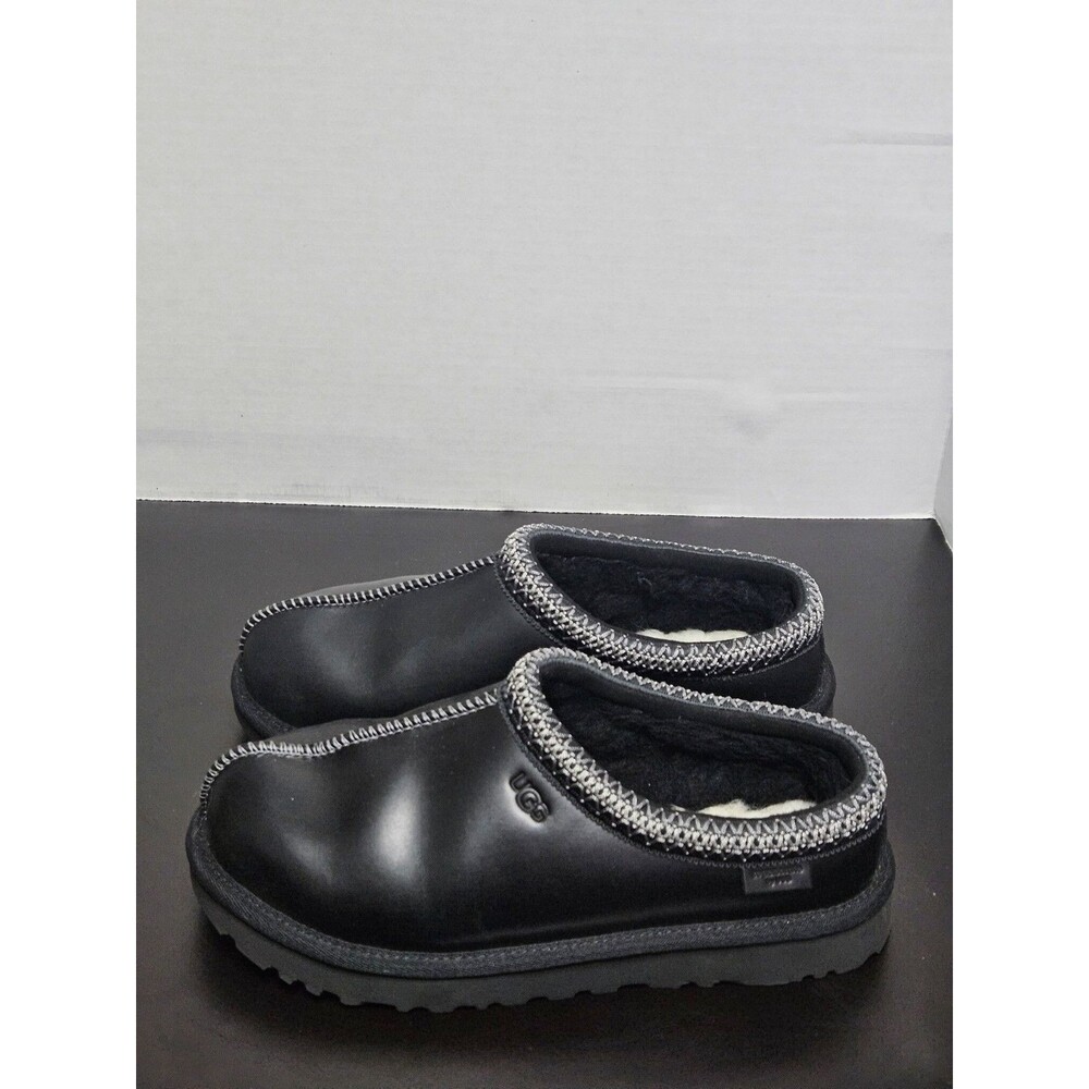 Sz 8 UGG Tasman Leather Slipper Black Womens